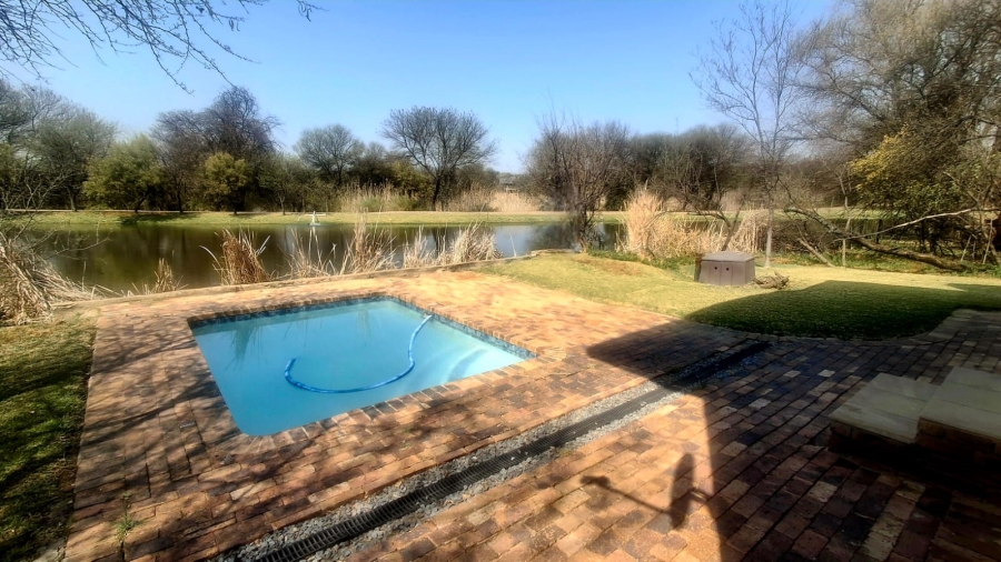 4 Bedroom Property for Sale in Boschenvaal River Front Lodges Free State